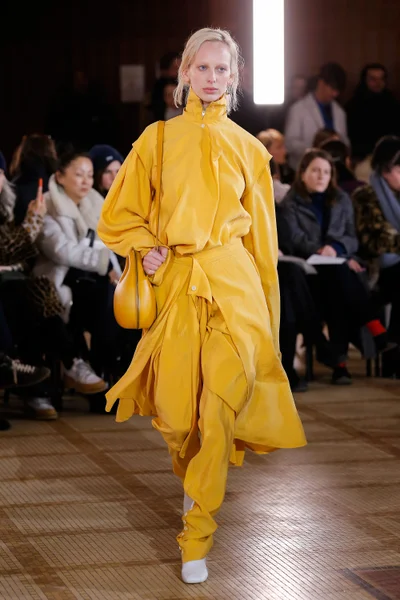 Look 36